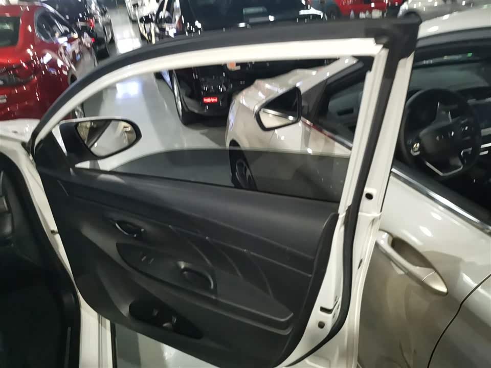 Toyota YARiS L Zhixuan