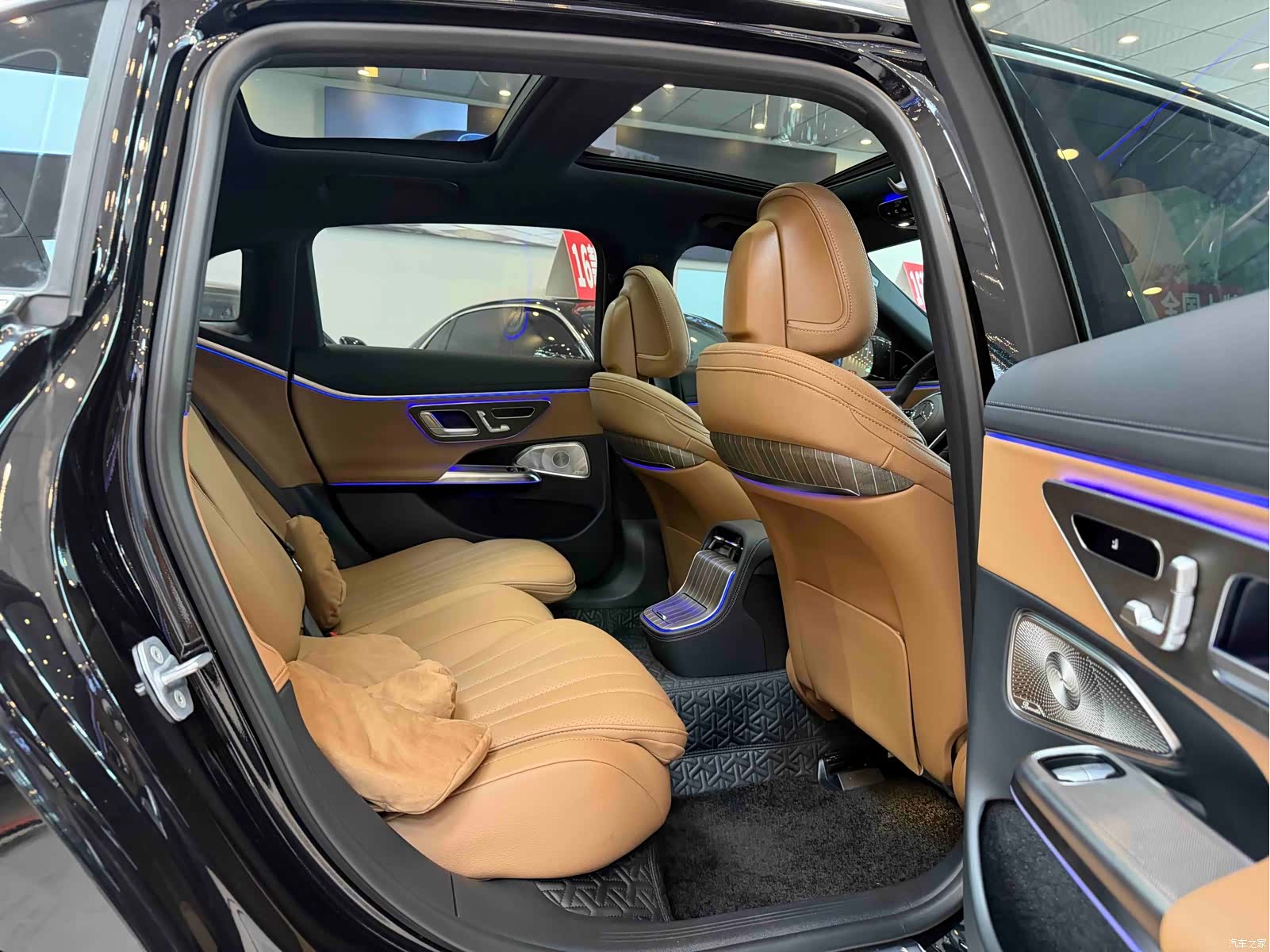Mercedes-Benz E-Class, 2025 12