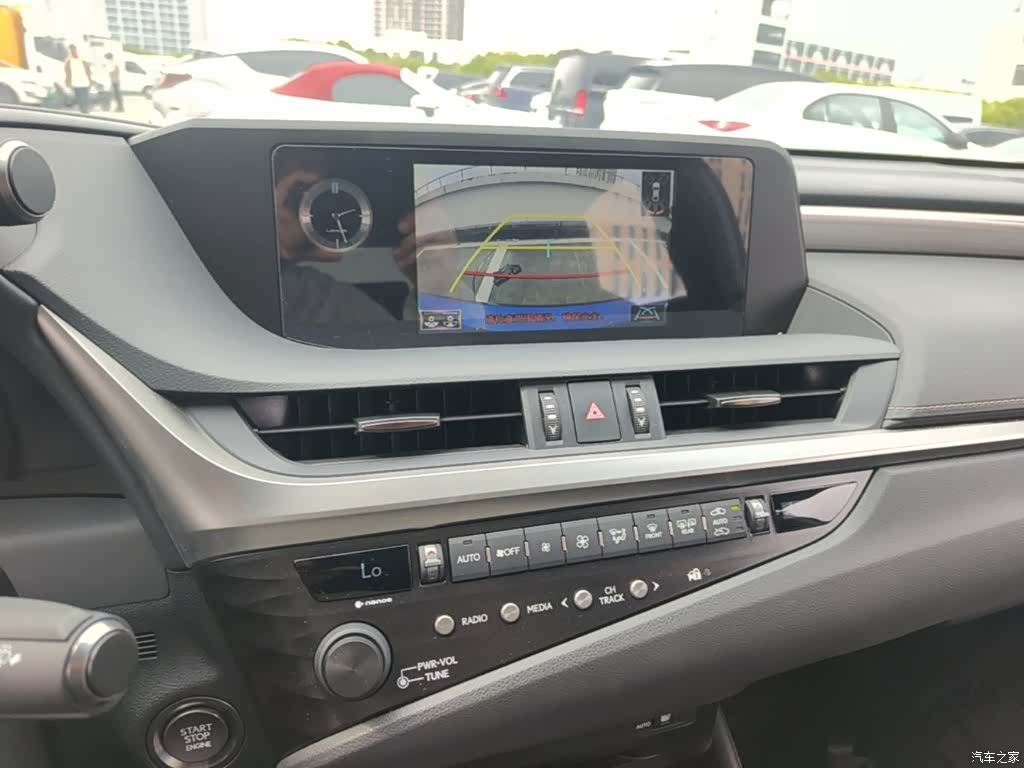 Lexus ES, 2019 13