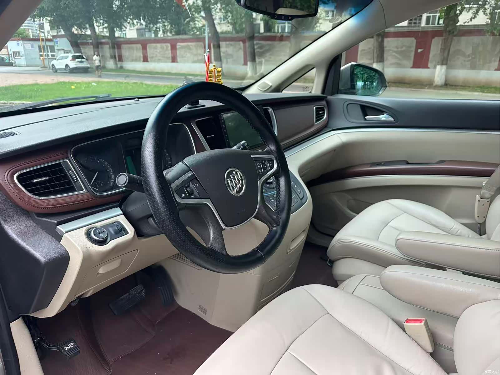 Buick GL8, 2015 9
