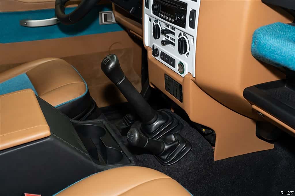 Land Rover Defender, 2010 15