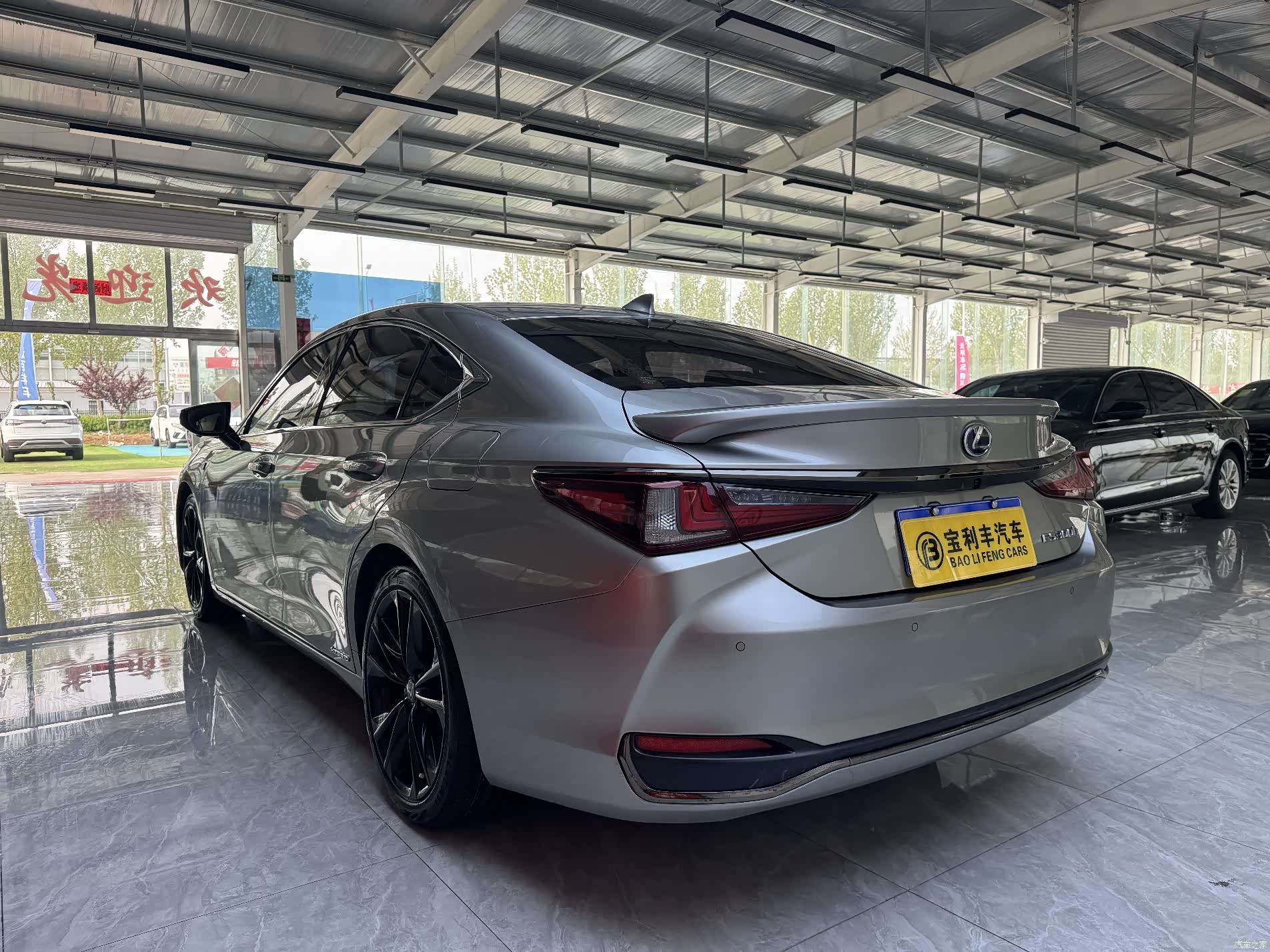 Lexus ES, 2021 4