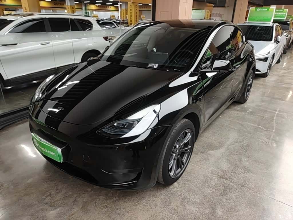 Tesla Model Y, 2023 1