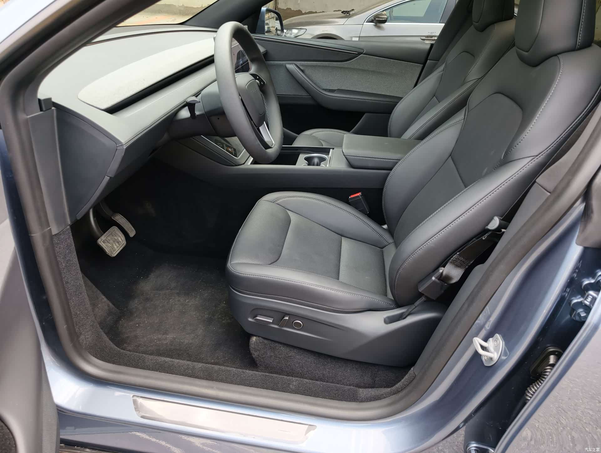 Tesla Model Y, 2026 7