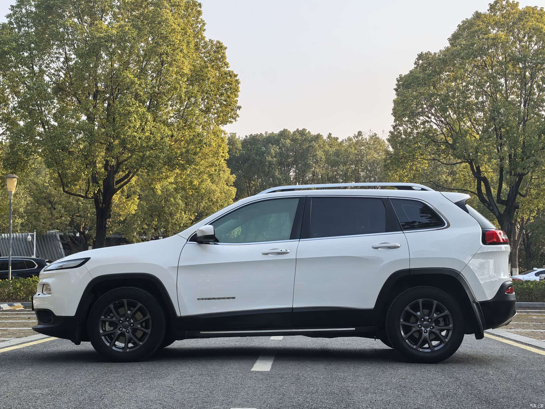 Jeep Cherokee, 2021 4