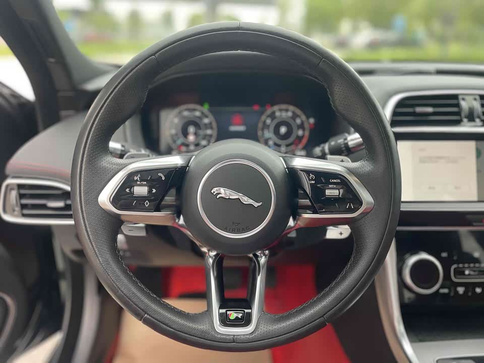 Jaguar XEL Jaguar XEL