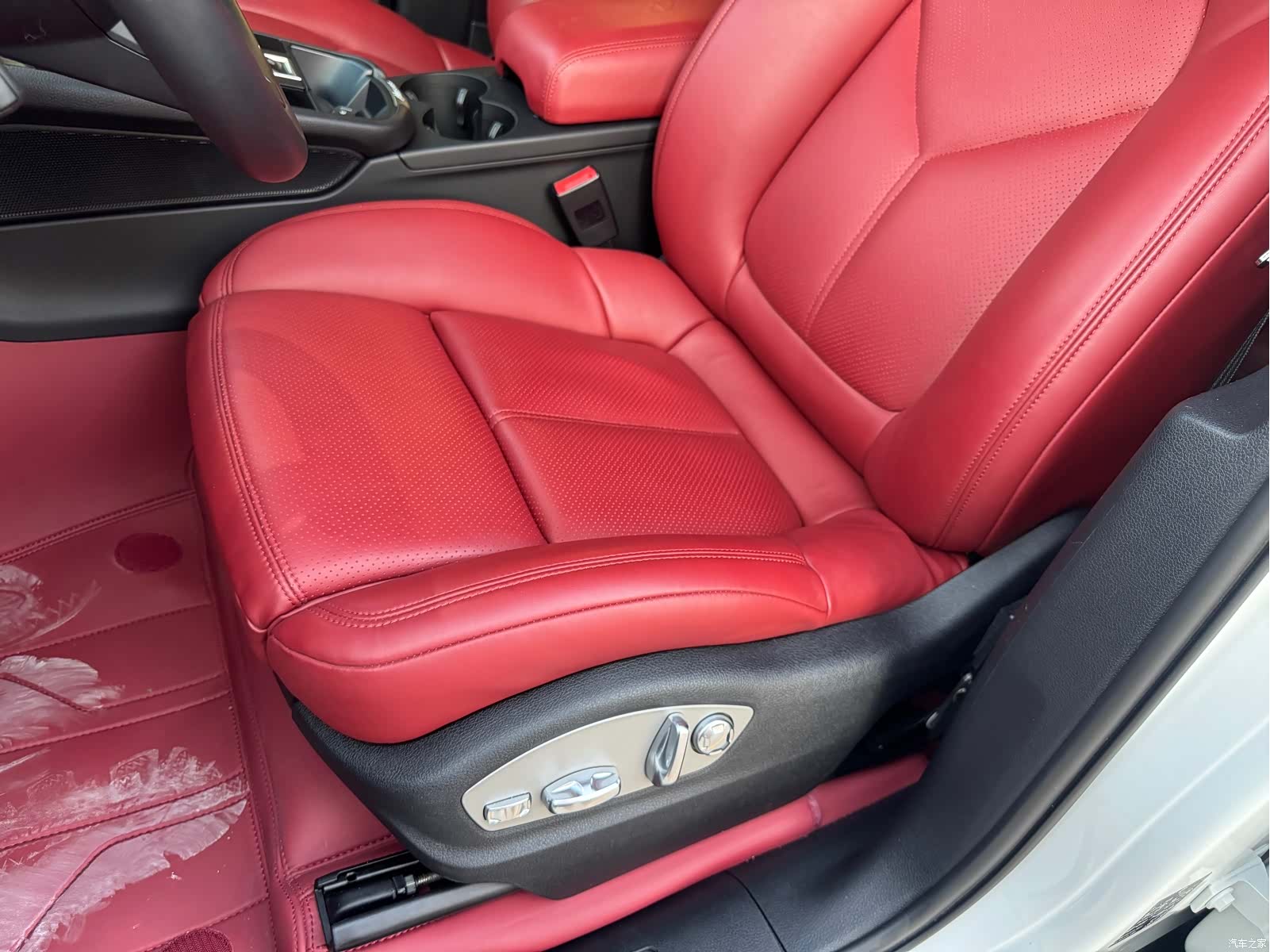 Porsche Macan, 2024 7