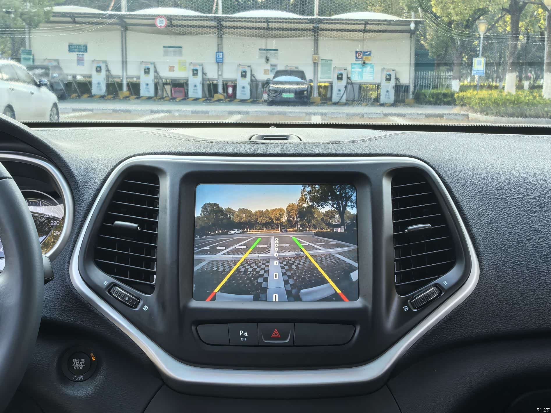 Jeep Cherokee, 2021 14