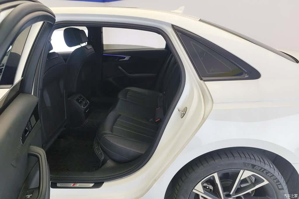 Audi A4L, 2023 11