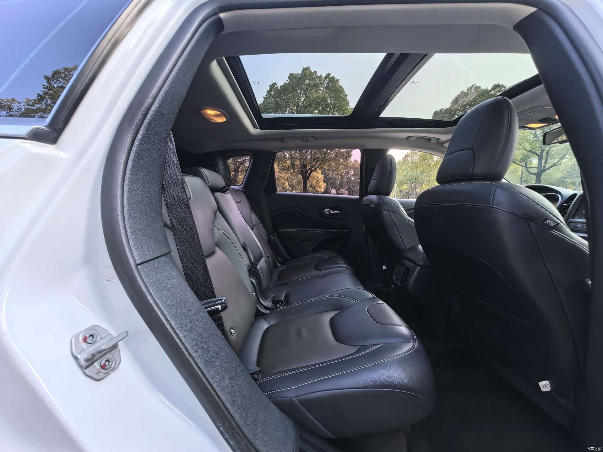 Jeep Cherokee, 2021 26