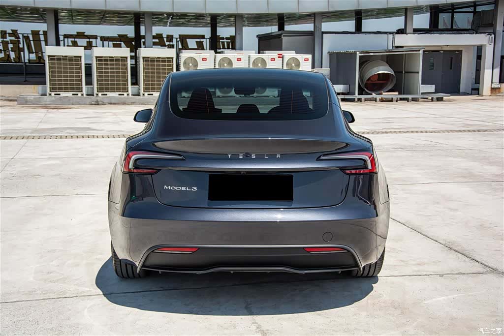 Tesla Model 3, 2024 7