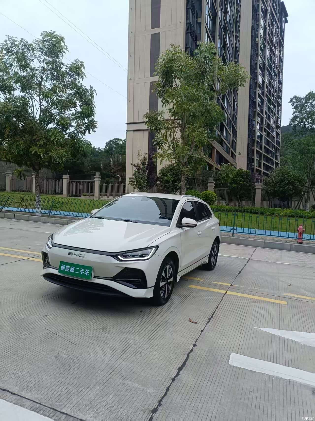 BYD E2
