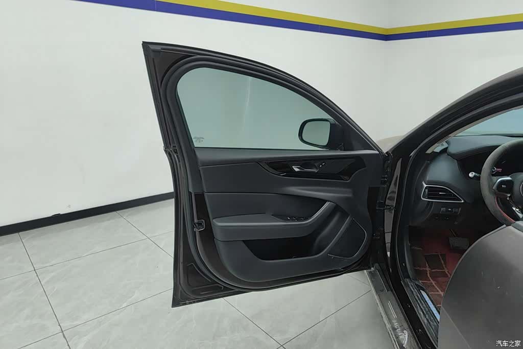 Land Rover XEL, 2021 7