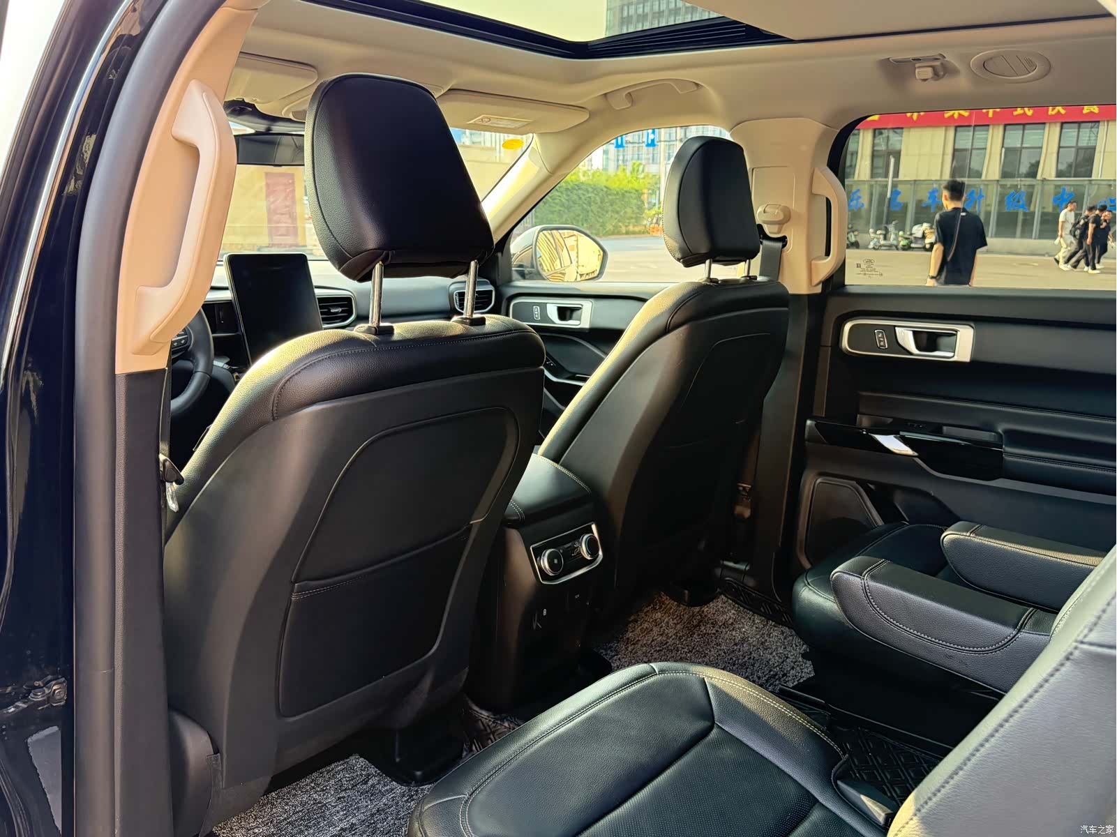 Ford Explorer, 2021 6