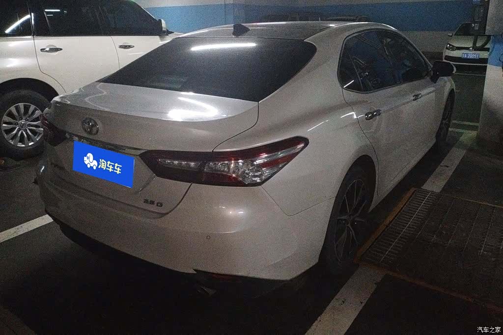 Toyota Camry, 2021 3