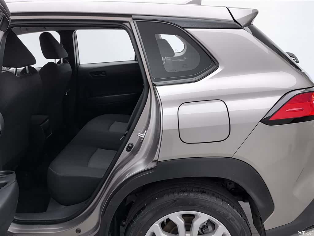 Toyota Frontlander, 2023 15