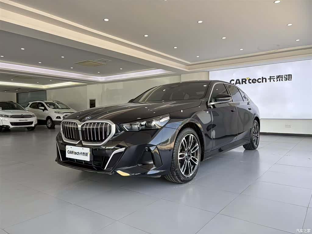 BMW 5 Series, 2025 1