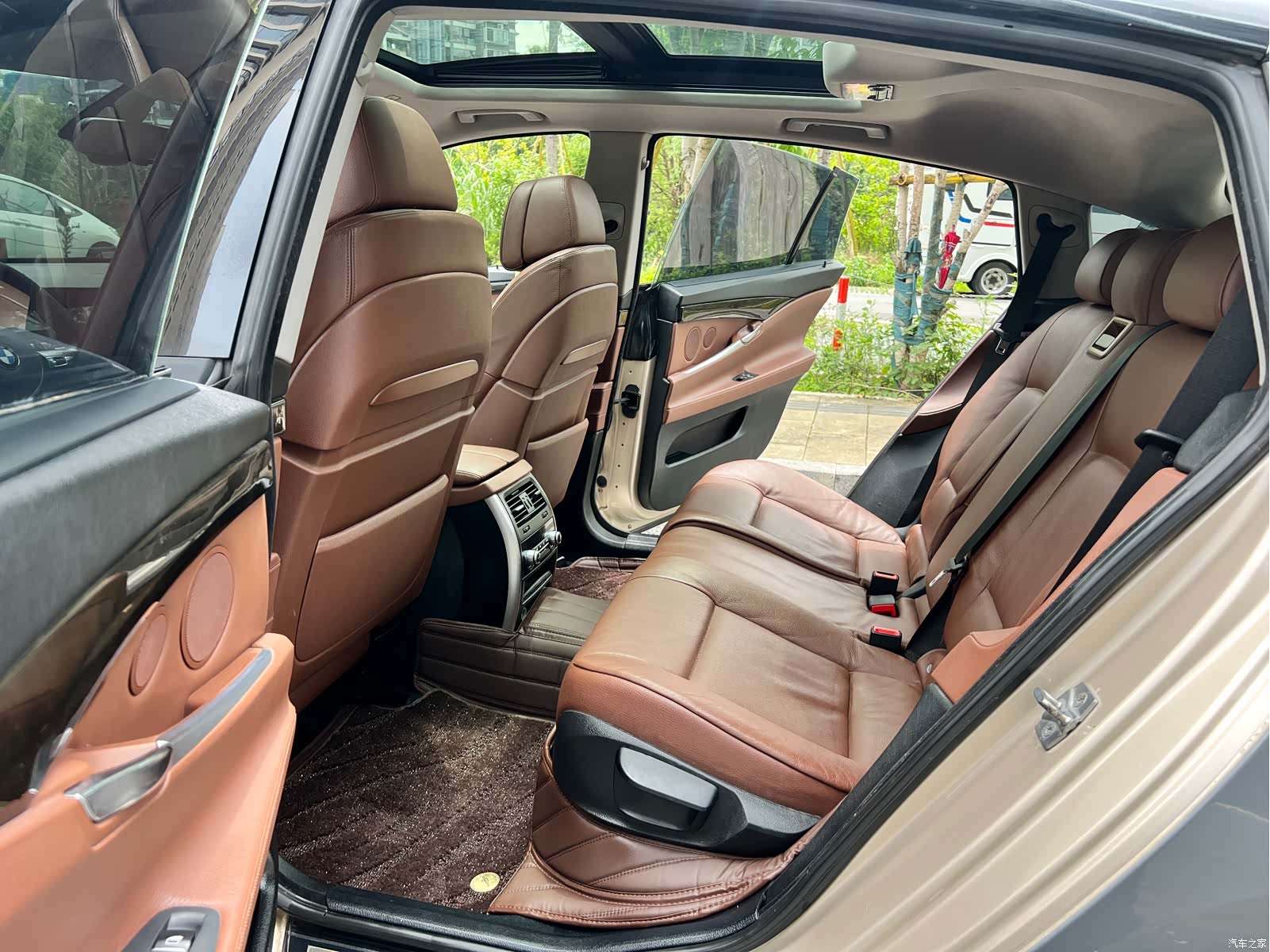 BMW 5 Series, 2010 18