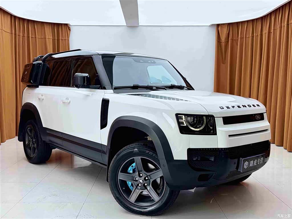 Land Rover Defender, 2021 3