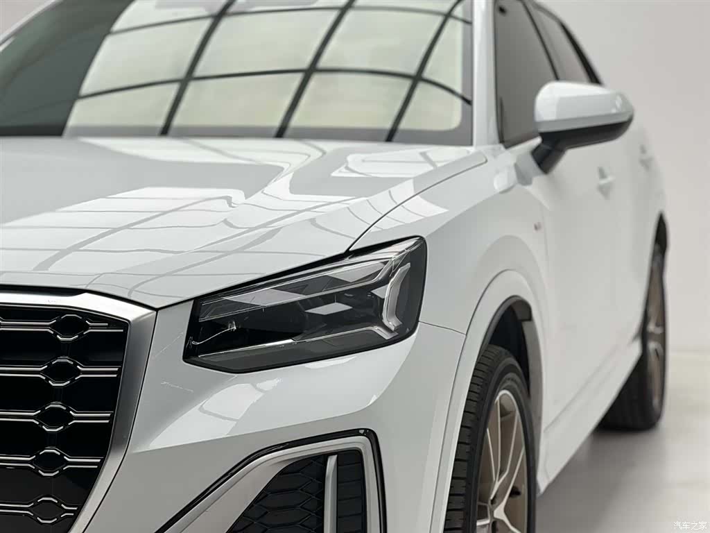 Audi Q2L, 2021 4