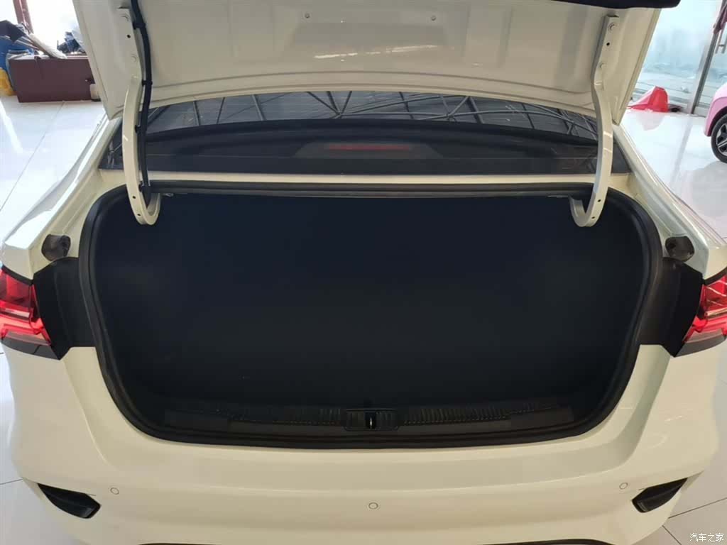 Roewe i5, 2023 19