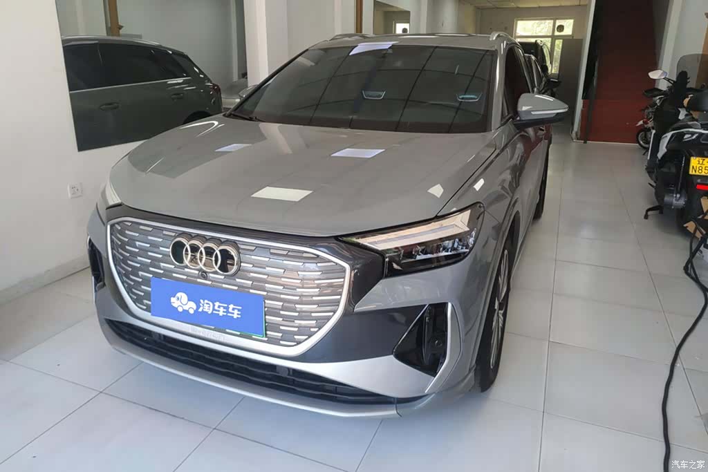 Audi Q4 e-tron, 2024 1
