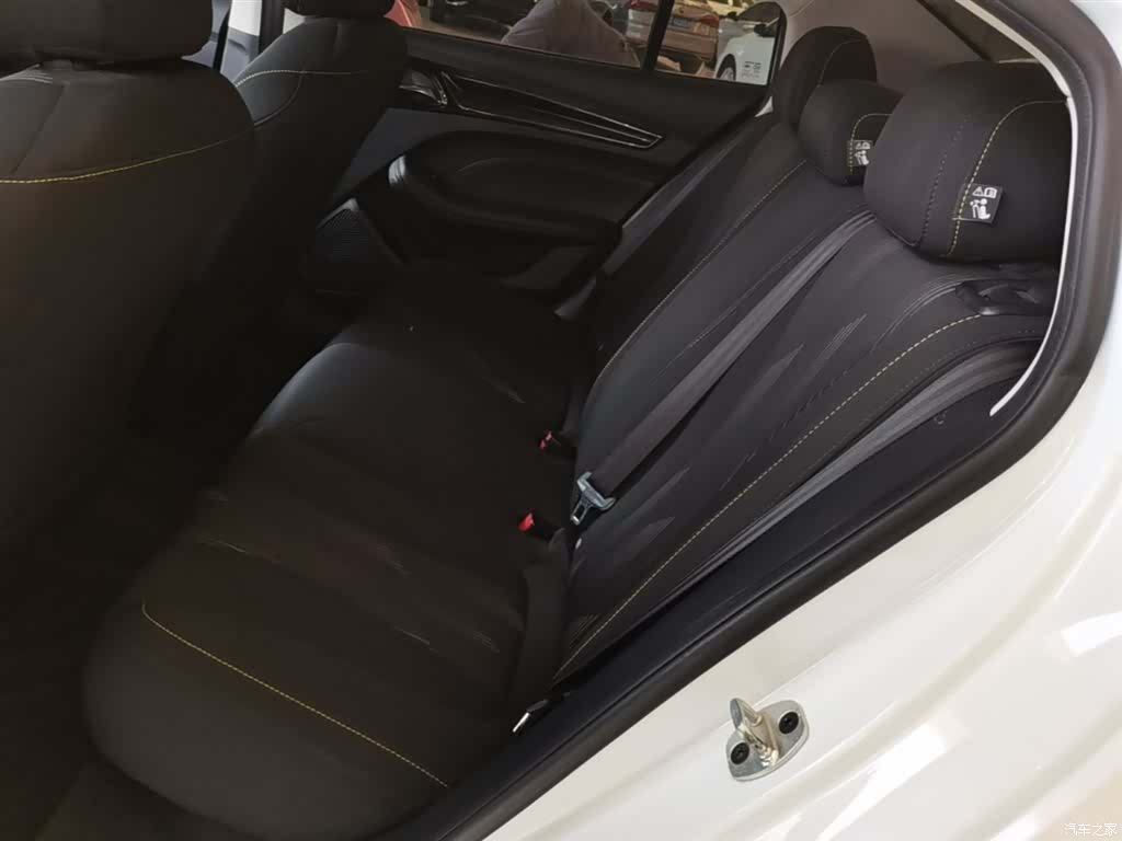 Roewe i5, 2023 17