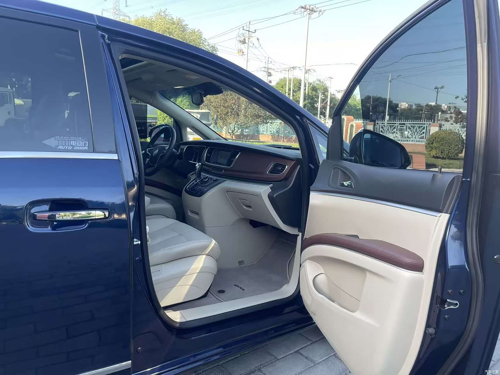 Buick GL8, 2015 14