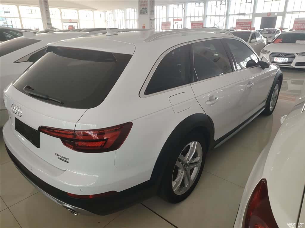 Audi A4, 2018 все фото