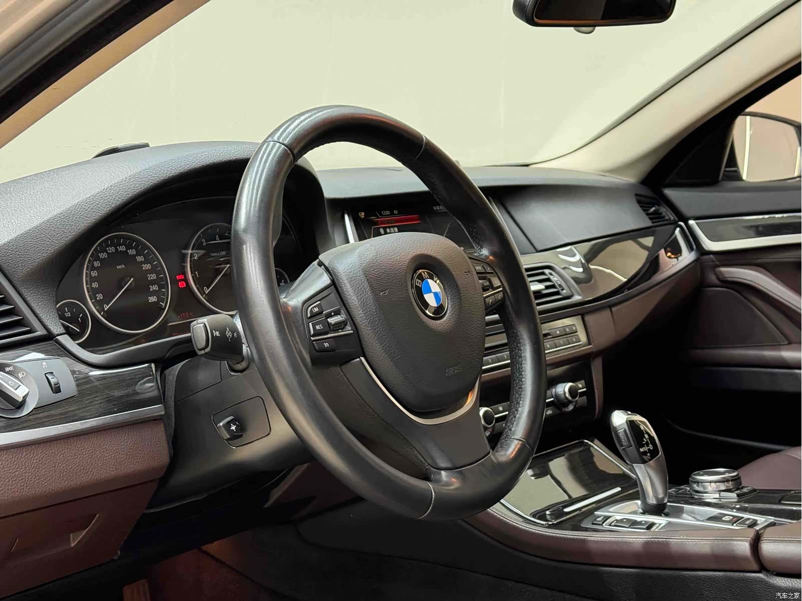 BMW 5 Series, 2016 12