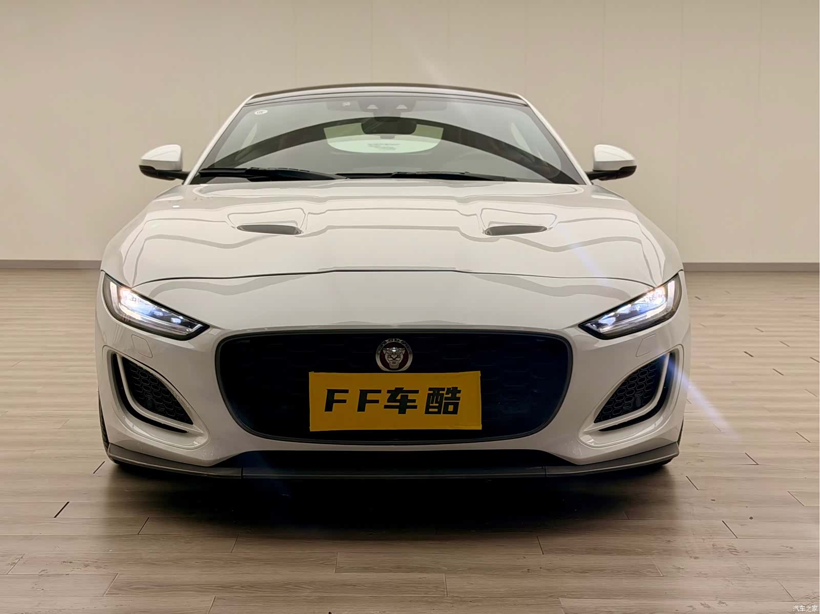 Jaguar F-TYPE, 2022 2
