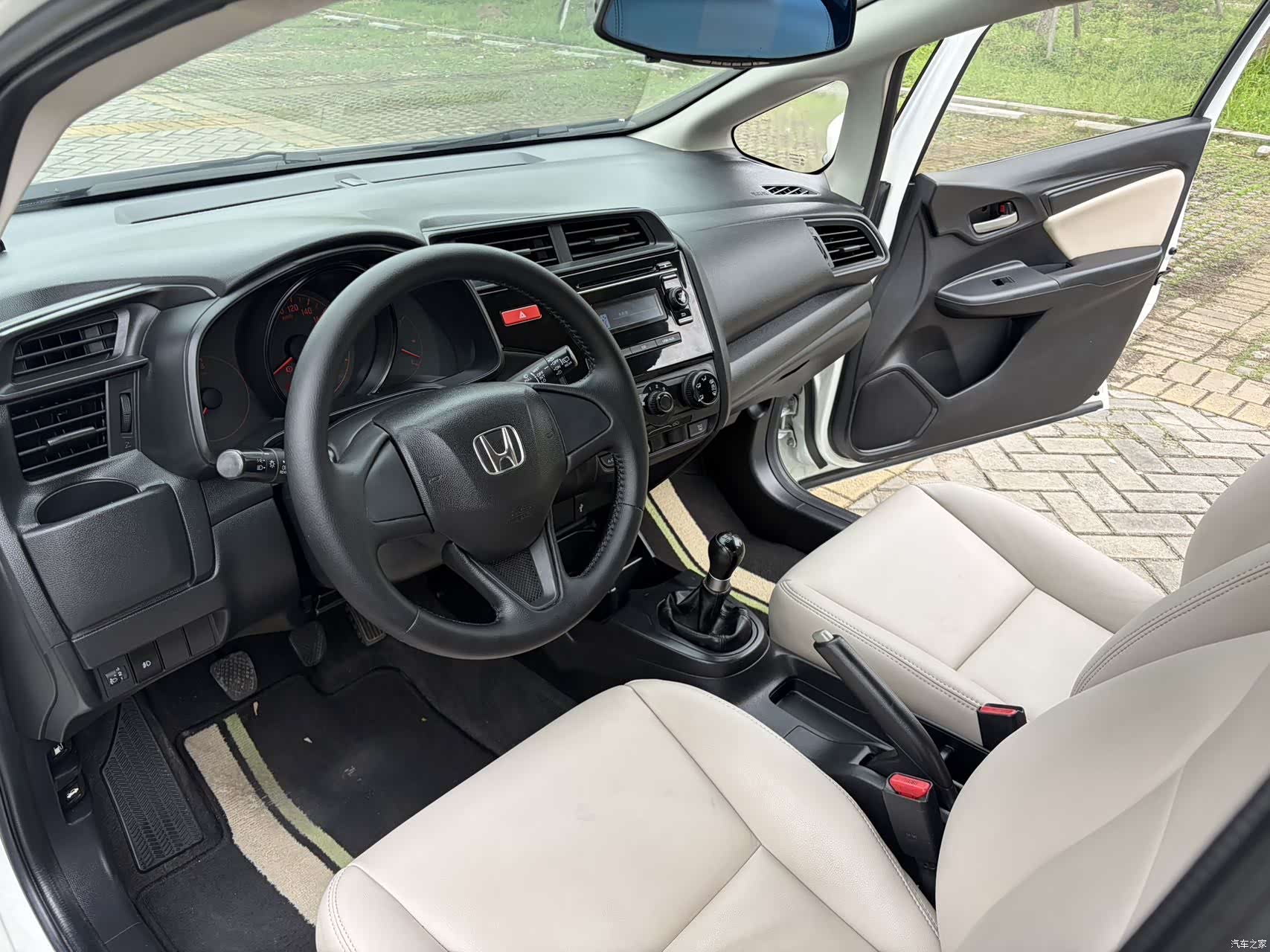 Honda Fit, 2016 12