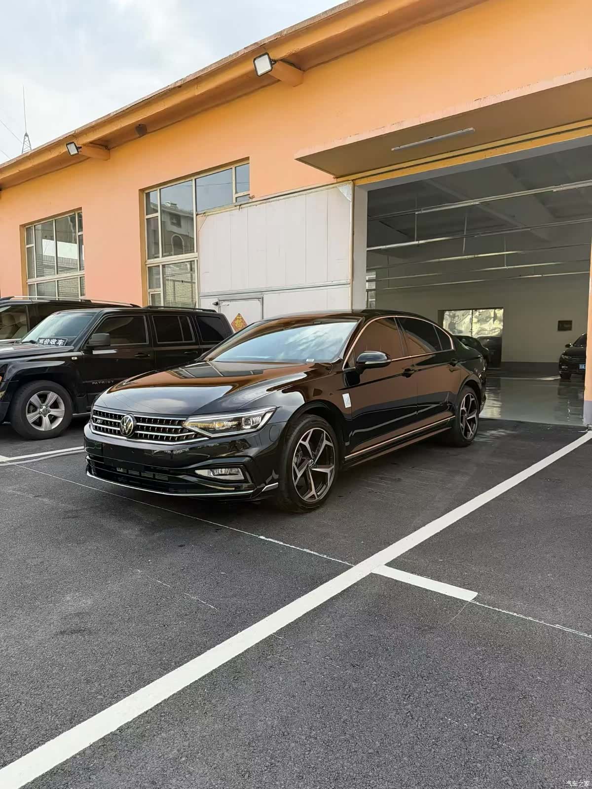 Volkswagen Magotan, 2025 1