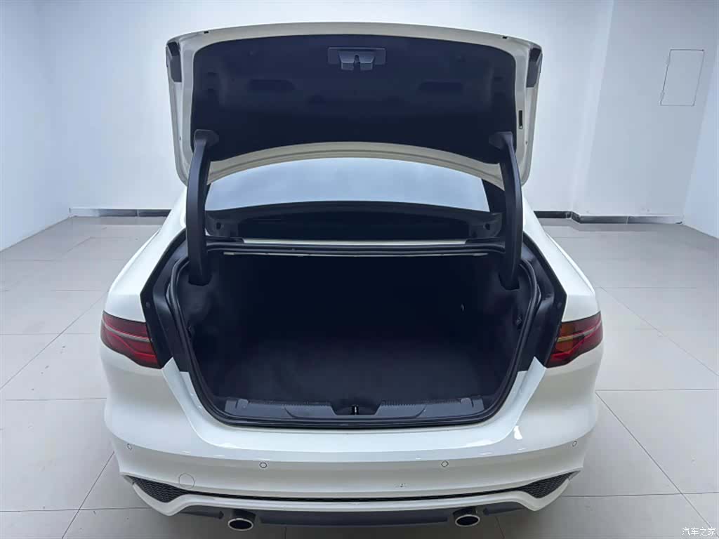 Land Rover XEL, 2023 7