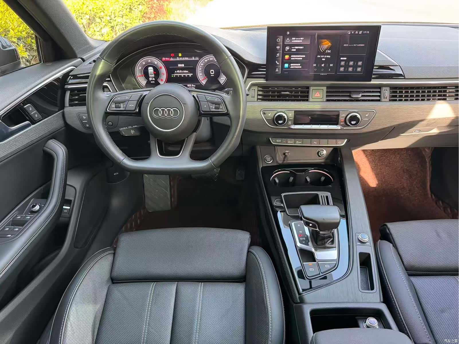 Audi A4L, 2023 все фото