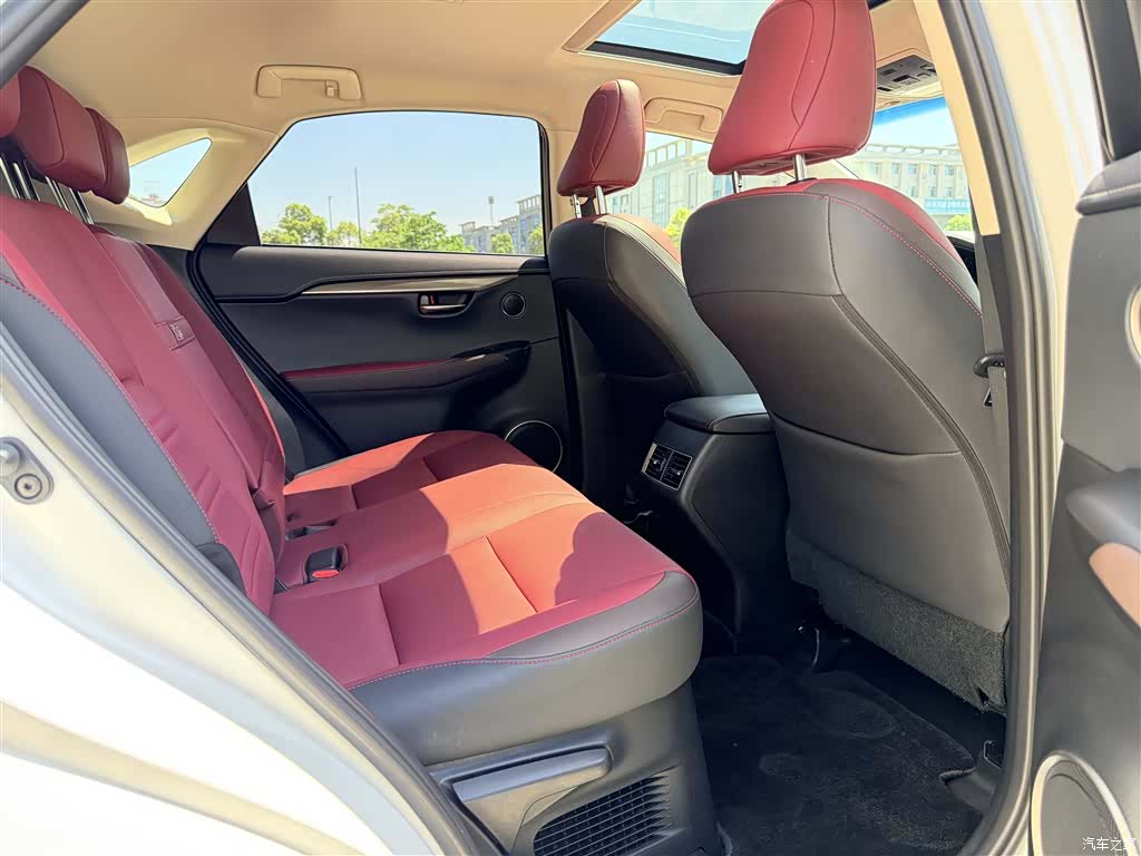 Lexus NX, 2018 17