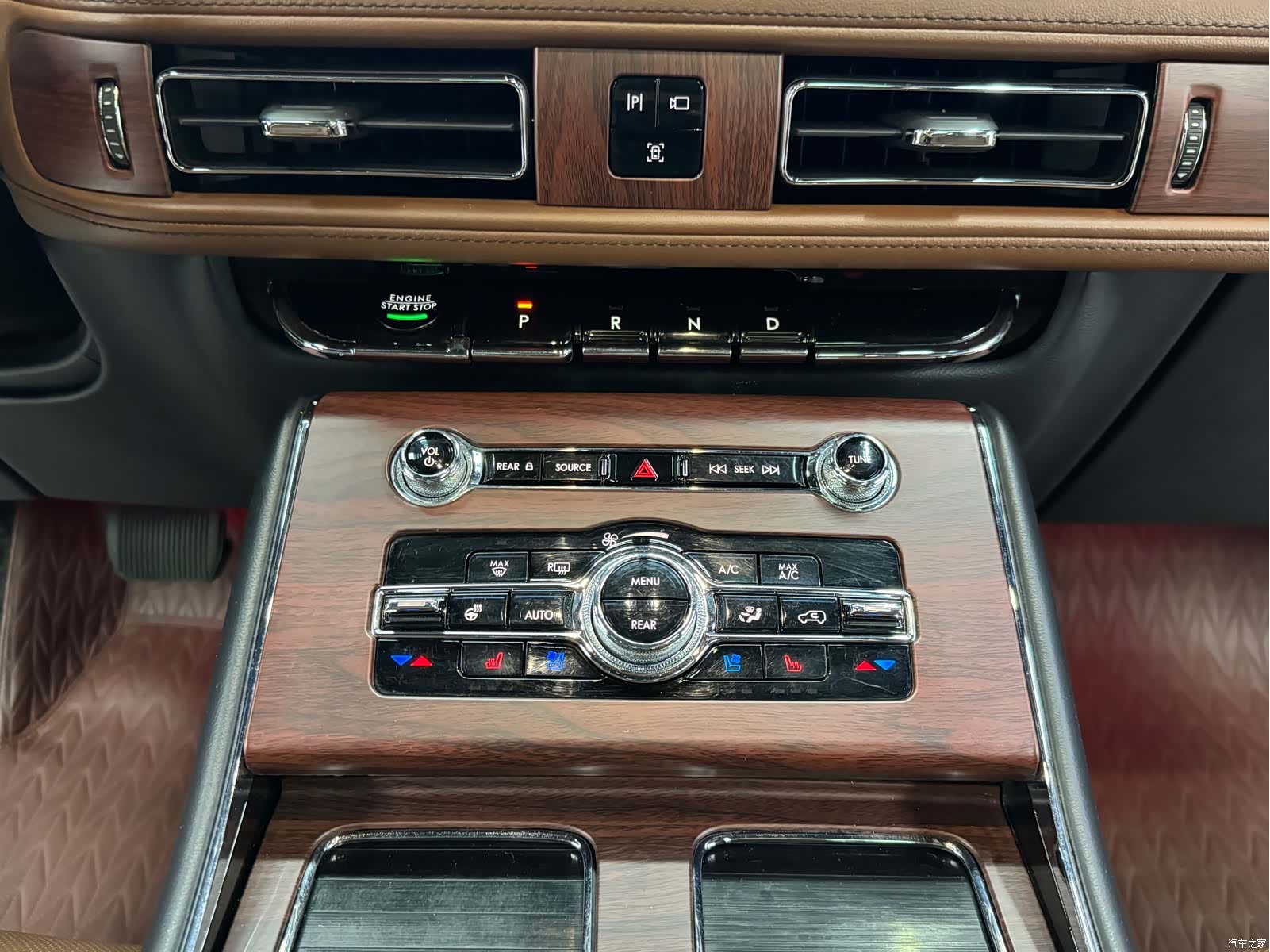 Lincoln Aviator, 2021 16