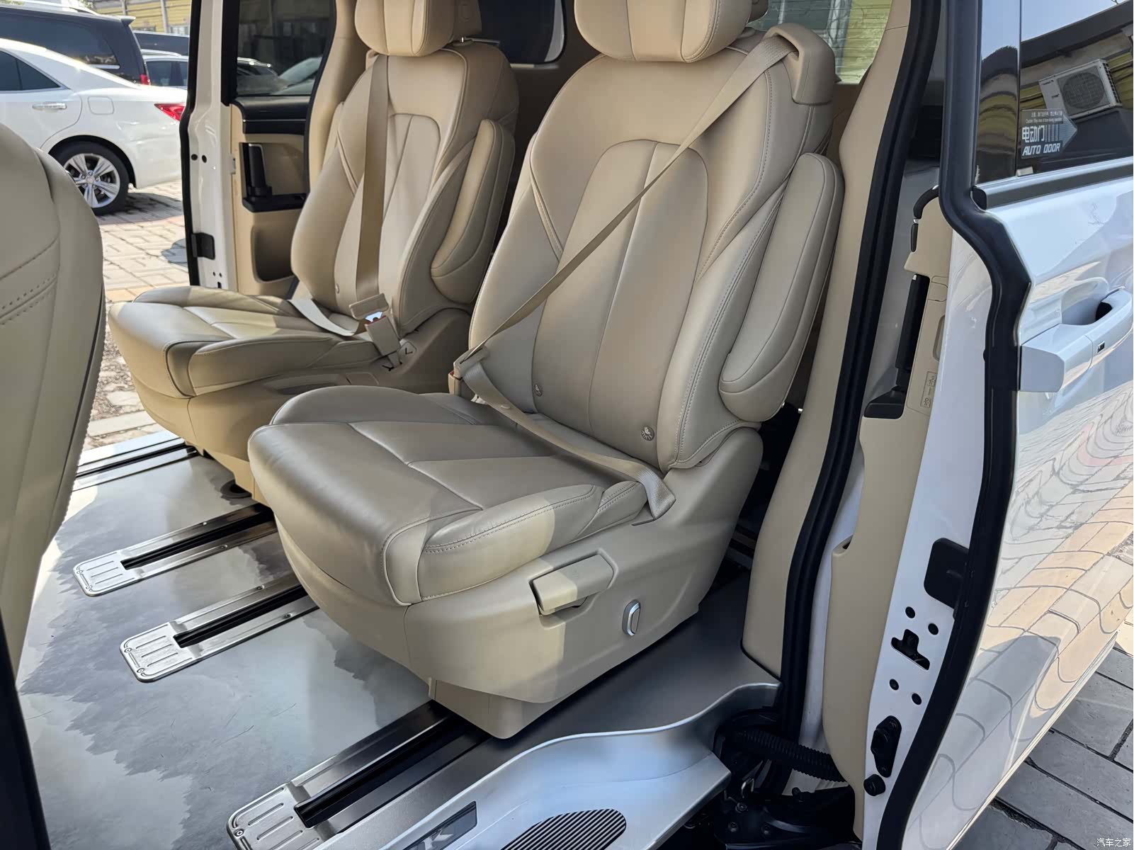 Buick GL8, 2023 10