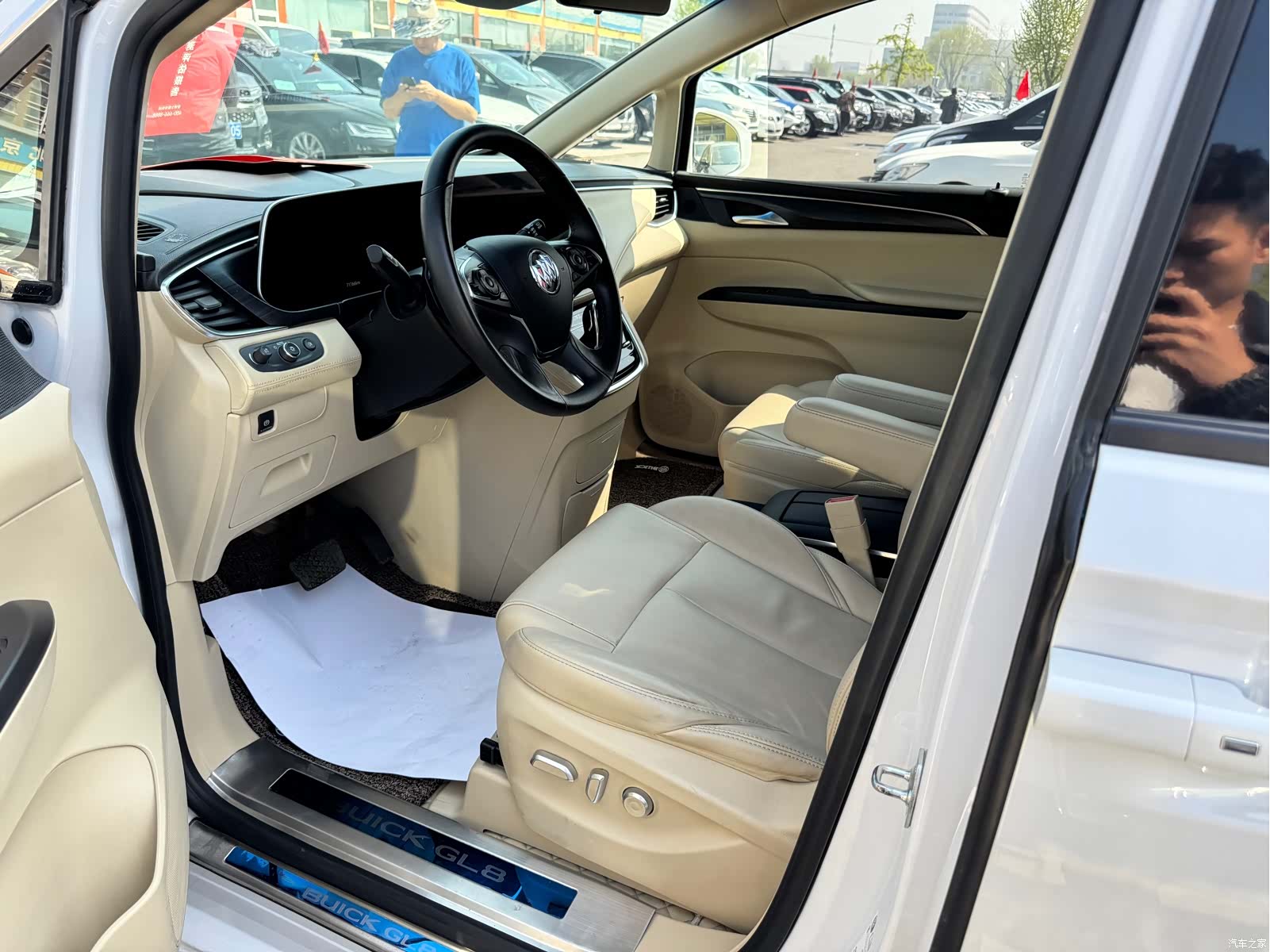 Buick GL8, 2023 3