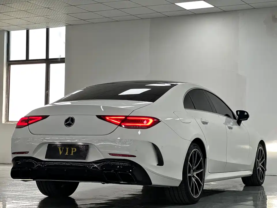Mercedes-Benz CLS Mercedes-Benz CLS