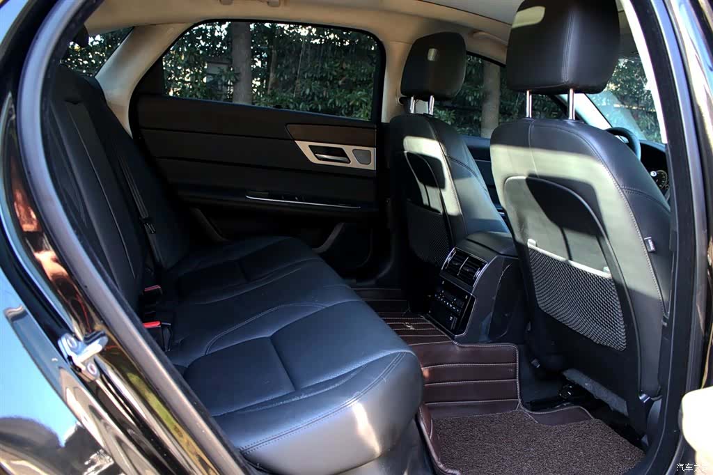 Land Rover XFL, 2018 11