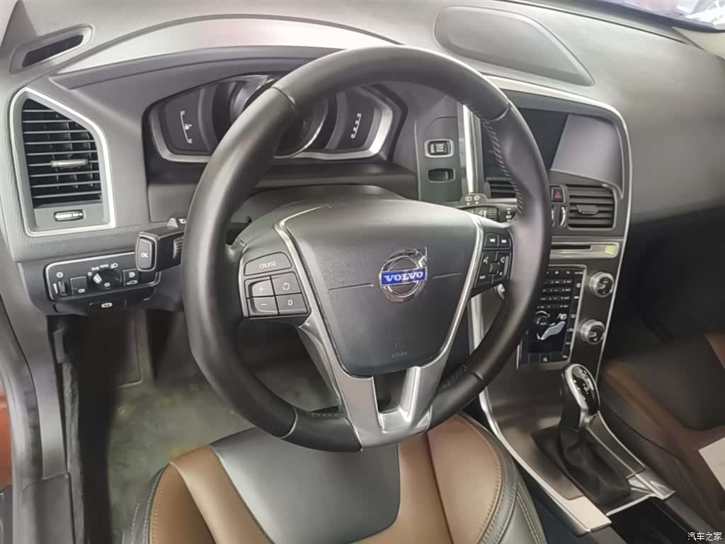 Volvo XC60, 2015 11