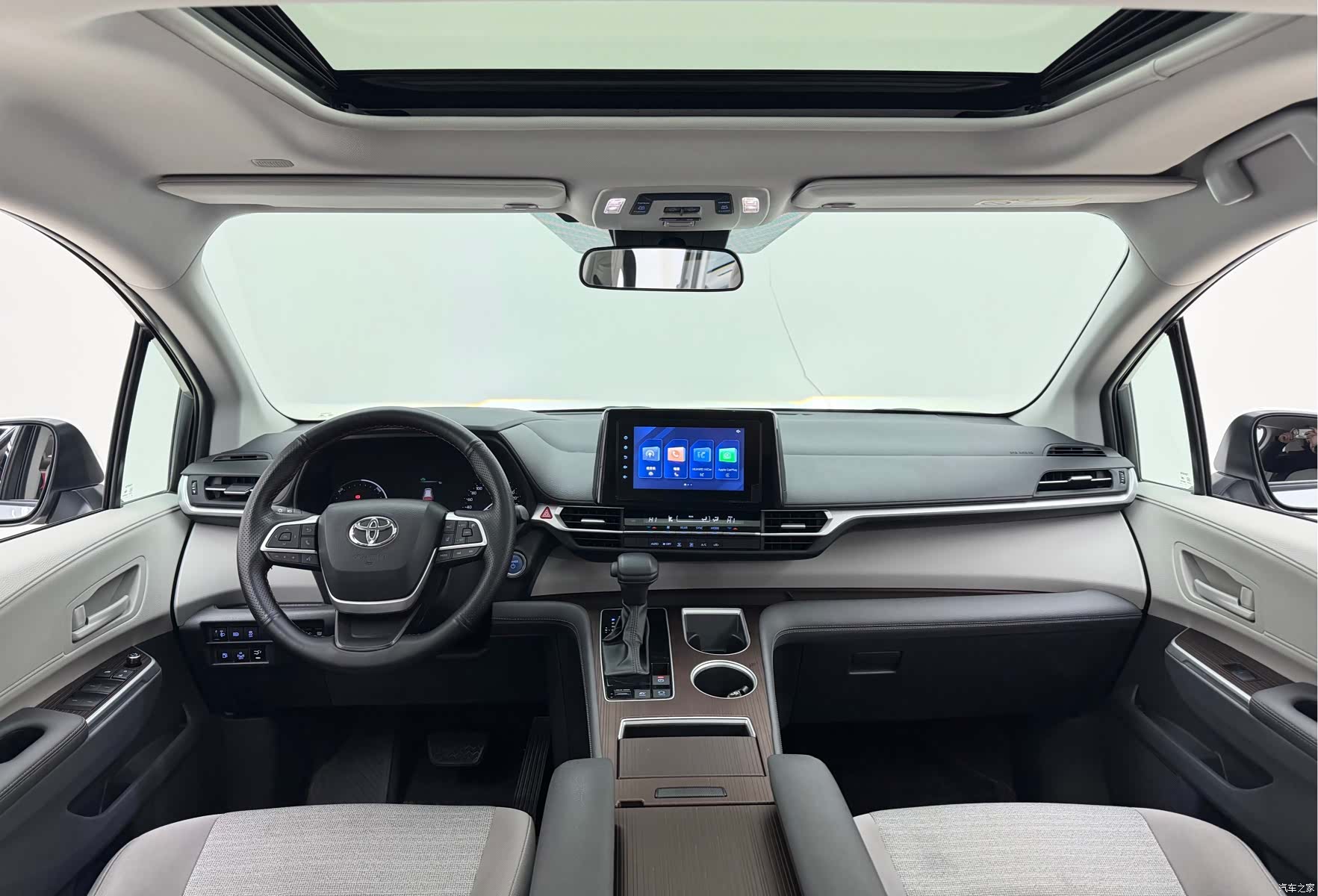Toyota Sienna, 2022 15