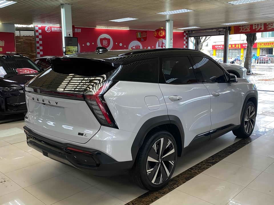 Geely Atlas L