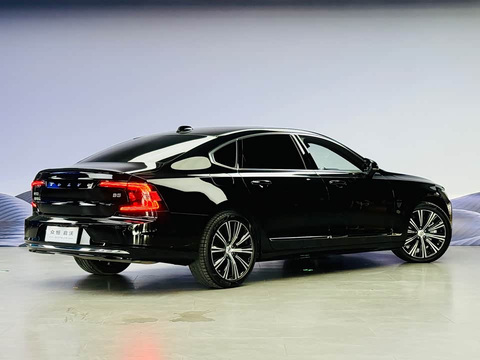 Volvo S90