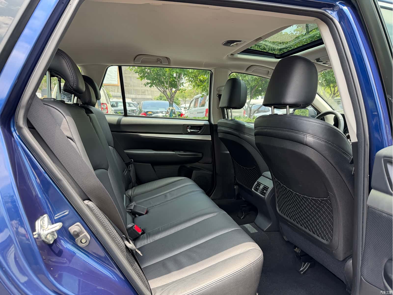 Subaru Legacy, 2010 8