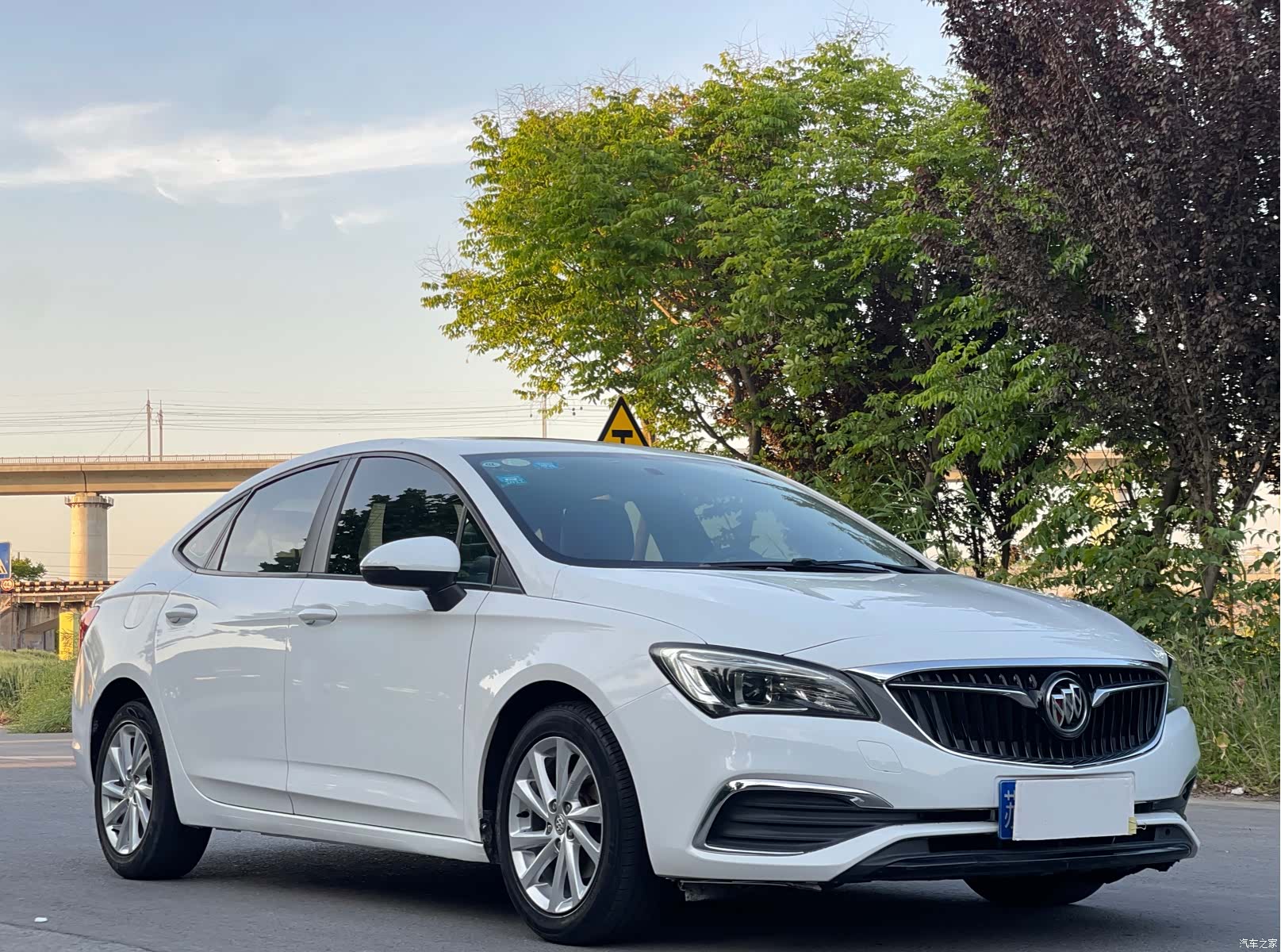 Buick Verano, 2018 3