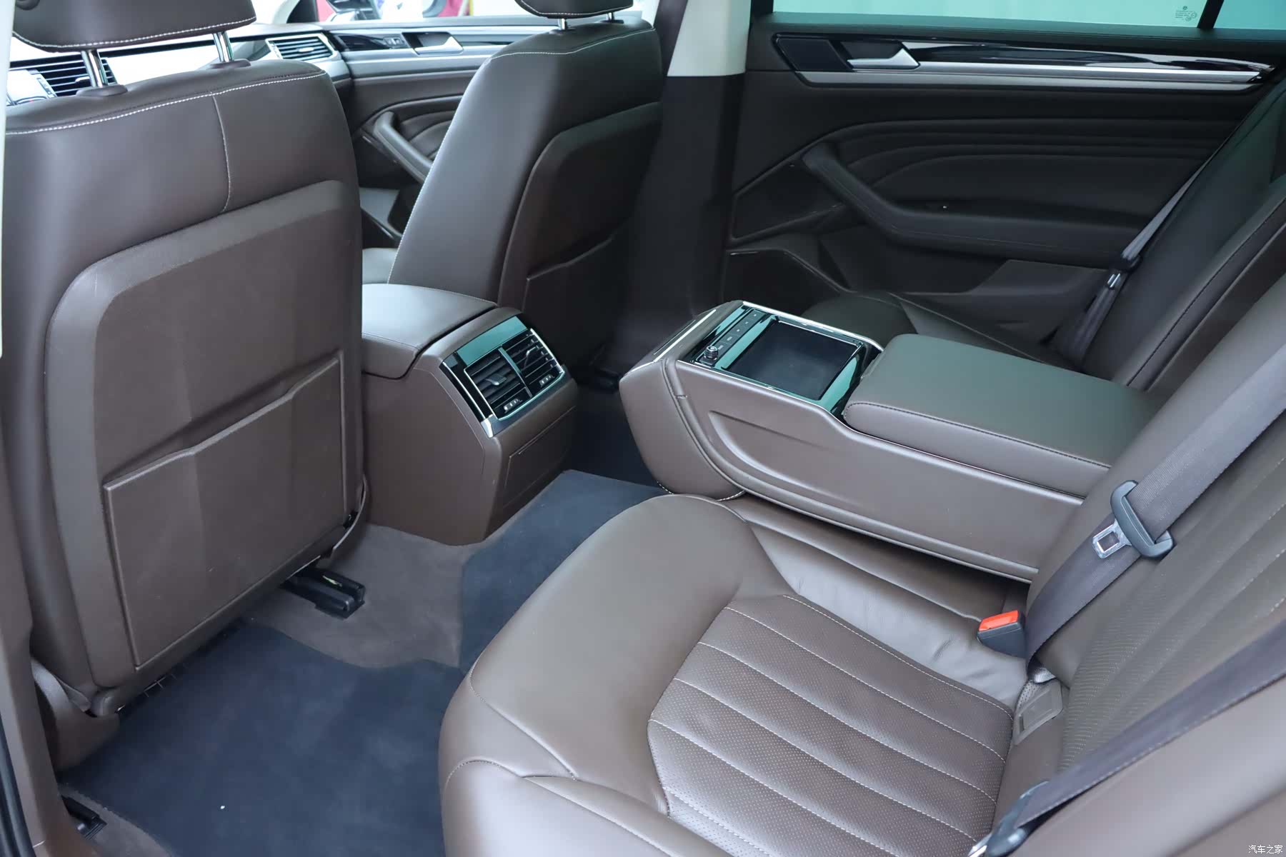 Volkswagen Phideon, 2023 14