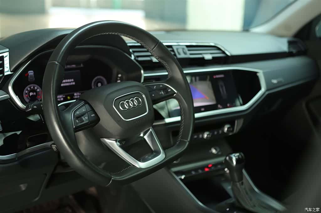 Audi Q3, 2023 13