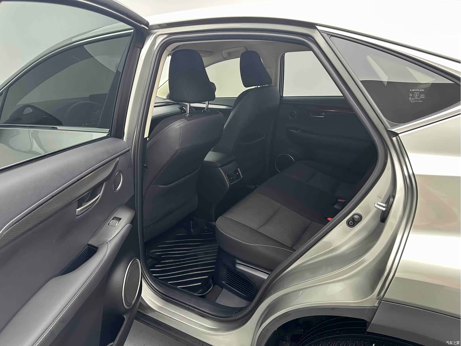 Lexus NX, 2020 13